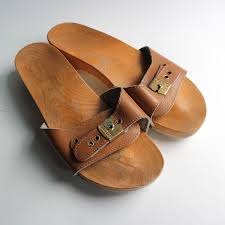 Sandals 8 5 Original Wood Dr Scholl S Slip Ons 70s Shoes Slides 70s Shoes Latest Shoe Trends Popular Shoes