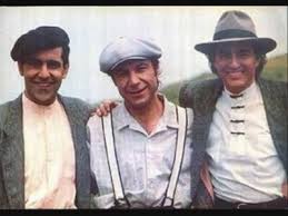 Şarkıcı kimliği ile tanınan mazhar alanson, gerçek adıyla mahmut mazhar alanson 13/02/1950 tarihinde dünyaya geldi. Mazhar Alanson Biyografya