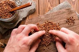 Per preparare questa ricetta si inizia andando a cuocere il grano saraceno. Devo Lavare Il Grano Saraceno Prima Di Cucinare Friggere Germinare