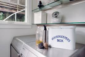 Bea Johnson La Reine Du Zero Dechet Lalouandco Interieur Minimaliste Bea Johnson Decoration Cuisine