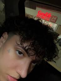 I've been having a lot of people ask me how I stay so motivated, the truth  is. I'm not always motivated. I've actually been struggling a lot the last  few months. It's