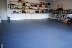 Denn üblicherweise ist eine garage nicht beheizt, so dass es bei länger offenstehenden toren bzw. Flexi Tile Garagen Boden Garage Boden Pvc Fliesen Garage Garage