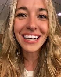 I Lainey Wilson promise to love you from the very depth of my heart If I  can get Hi from you ❤️