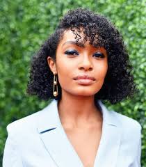 When you have thick hair, finding the right hairstyles and haircuts for your texture is no easy task. 25 Easy Hairstyles For Medium Length Thick Hair