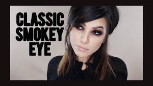 CLASSIC BLACK SMOKEY EYE