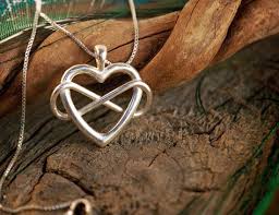 Als lid van polyamorie dating wordt je profiel automatisch getoond op. 20 Polyamory Ideas Polyamory Key Tattoo Designs Key Tattoos