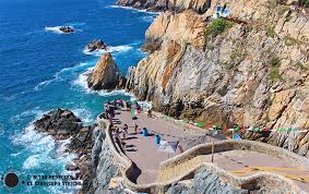 Find gifs with the latest and newest hashtags! Espectaculo De Los Clavadistas De Acapulco En La Quebrada Horarios Mexico