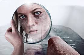 Après "Glasshouse", Kelsey Egan enchaine avec "The Fix"