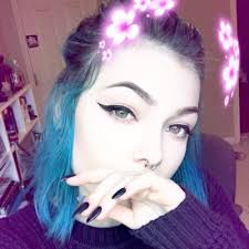 Ivy James (@ivyhellsinger)