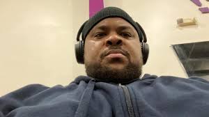 12hr shift then chest and back! Somebody tell my bed ima teardatazzup when  I get home!💪🏿💪🏿💪🏿🤣🤣🤣