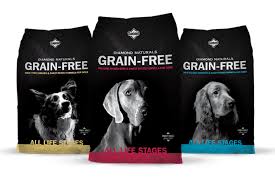 What brands does diamond dog food make? Diamond Naturals Grain Free Dog Food Diamond Pet Foods