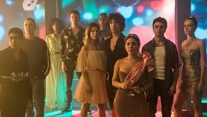 Entre los grandes éxitos de netflix se encuentra la serie española élite, cuya tercera temporada se estrenó en pleno confinamiento por hay que recordar que al final de la tercera temporada samuel, rebeka, guzmán, omar y ander se encontraban preparados para iniciar el curso en las encinas. Sabemos La Fecha De Estreno De Elite 3 Y Tenemos Imagenes