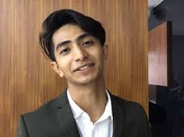 Kumpulan ini ditubuhkan pada tahun 2007 dan dianggotai oleh achoi, akram, amir dan falique. Ayie Elham