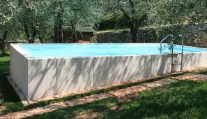 Sein Schlichtes Und Zeitloses Design Lasst Eine Harmonie Zu Gartenmobeln Jeglicher Art Zu Der Scheinbar Ubergangslose Be Pool Fur Kleinen Garten Pool Schalung