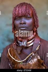 Hamer Tribe donna in costume tradizionale, Turmi, Valle dell'Omo, Etiopia  Foto stock