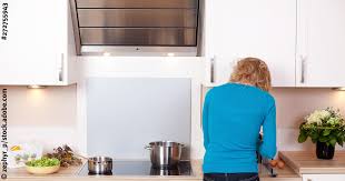 Heutzutage ist die dunstabzugshaube fast in jeder küche vorhanden. Dunstabzugshauben Darauf Sollten Sie Beim Kauf Achten Verbraucherzentrale De