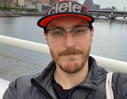 American TikTok tourist gives his first impression review of Still Game