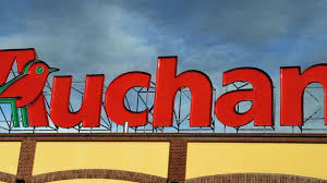 Le distributeur nordiste réalise encore 75 % de ses ventes en france dans ses hypermarchés. Auchan Va Mettre En Vente 21 Sites Francais Juges Non Rentables L Express L Entreprise
