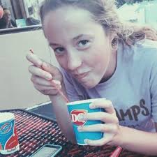 Sara Webb (@sarawebb28)