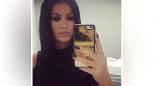 Activate the rear camera of your android phone. How To Take Mirror Selfie Youtube