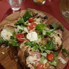 Come pulcinella, anche il filosofo non può mai essere solo; Photos At Il Segreto Di Pulcinella