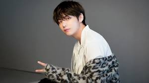 Umur 21 tahun) atau dikenal dengan nama panggung jungkook adalah jungkook memulai debut bersama bts atau bangtan boys pada 13 juni 2013, dengan lagu no more dream dari album perdana 2 cool 4 skool. Biodata V Bts Lengkap Idol Yang Tak Sekadar Visual Kepogaul