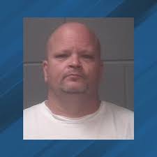 Stephen Bera's Instagram, Twitter & Facebook