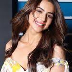 Raina Woods's Instagram, Twitter & Facebook