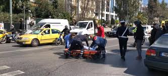 Το βίντεο ανέβασε στο διαδίκτυο ο δημοσιογράφος θάνος κόκκαλης και δείχνει το μαύρο αυτοκίνητο της ασφάλειας της ντόρας μπακογιάννη να έχει σταματήσει επί της. Troxaio Sthn Boylh H Ereyna Ta Binteo Kai To Fanari Koinwnia Ant1 News