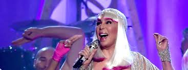 She has since amassed international fame with an array of top 10 hits and screen roles, winning an oscar for her role in 'moonstruck.' Cher Verrat Was Die Seele Jung Halt