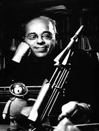 His books have been translated into more than 35 languages. Polen Wurdigt 2021 Bedeutende Schriftsteller Weltreisender Net