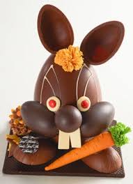 Le Lapin A La Carotte D Yves Thuries Chocolat Paques Chocolat Lapin De Paques Chocolat