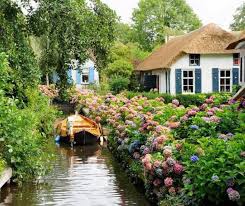 Every year, 1 million people visit giethoorn. Giethoorn Village Netherlands Architecture Design Facebook