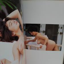 新生美里真理写真集モナリスティック初版帯付き美里まり山岸伸・撮影－Funbid香港本地日本代購網站