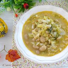 Verza e patate è un contorno semplice e facile da preparare. Zuppa Di Verza E Fagioli Ricetta Verza E Fagioli Il Cuore In Pentola