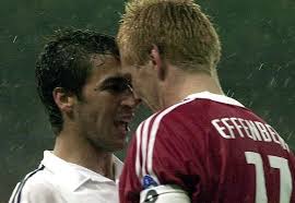 Beth ditto was born on february 19, 1981 in searcy, arkansas, usa as mary beth patterson. Raul Gonzalez Blanco With Stefan Effenberg Bayern Munich Uefa Champions League Soccer Players