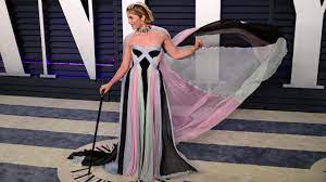 Im oktober 2018 teilte die schauspielerin ihre erkrankung öffentlich mit. Selma Blair Uber Ihre Ms Krankheit Ich Wusste Nicht Was Los War