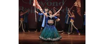 C'est d'autant plus vrai lorsqu'elles sont associées à nos coins d'abattage et de fendage ainsi qu'à nos autres outils stihl tels que les sapies, les serpes suissesou les crochets. Beyond Bollywood Dancing To A Different Tune Asian Culture Vulture Asian Culture Vulture
