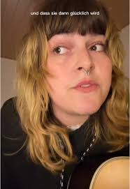 Jana New's Instagram, Twitter & Facebook