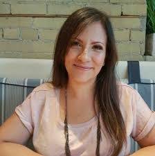 Linda Blanco's Instagram, Twitter & Facebook