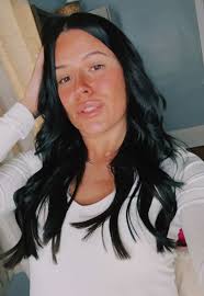 Ashlee Hodges's Instagram, Twitter & Facebook