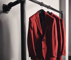 Unleashing Authentic Leadership : The Red Suit Mentality