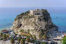Hotels that are so unique and beautiful that you do not want to leave your room. Tropea Reisefuhrer Auf Wikivoyage