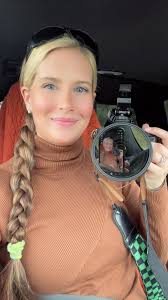 Hello everyone! My name is Veronica Hjelmstad owner & photographer for  Veronica Hjelmstad Photography. I will be back in Harrison the beginning of  Sept. I will be doing sessions the weekend of