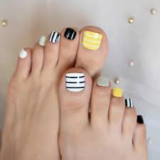 Así, con sólo una piedra pómez y un poco de esmalte de uñas es fácil de lograr bellos diseños para uñas en los pies. Disenos De Unas Cortas Unas Acrilicas