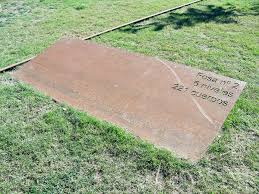 File:Mass Graves of the Spanish Civil War in the Old Cemetery of San Rafael  (Grave 2).jpg