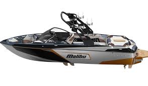 With a wide 102 inch beam and a length of 24 feet 5 inches, malibu's 24 mxz offers room for 18 passengers and the pickle fork design creates the most bow seating in our fleet. Wakesetter 23lsv