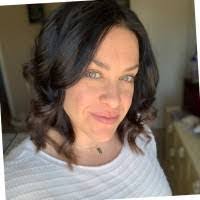 Amanda Ruffo's Instagram, Twitter & Facebook