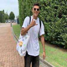Matteo pessina (born 21 april 1997) is an italian professional footballer who plays as a midfielder for serie a club atalanta and the italy national team. Icymi Atalanta S Matteo Pessina Shows Up To Training With A Signed Pornhub Bag Troll Football