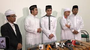 78k likes · 168 talking about this. Dua Anak Ustaz Arifin Ilham Akan Jadi Imam Salat Jenazah Sang Ayah